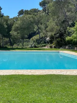 Piscina en o cerca de Casa blanca de Begur con vistas al mar y piscina