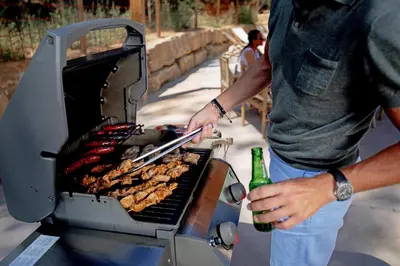 Barbacoa disponible para clientes en el lodge