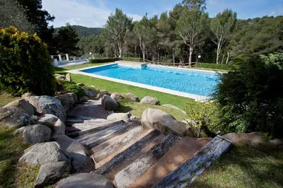 Piscina en o cerca de Sol Pins ll - Escude