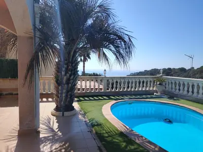 Piscina en o cerca de Villa Costa.
