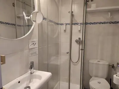 Un baño de Hotel Cap d'Or - Children only from 14 years old