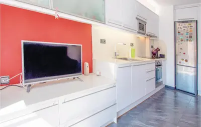 Una cocina o zona de cocina en 2 Bedroom Cozy Apartment In Blanes