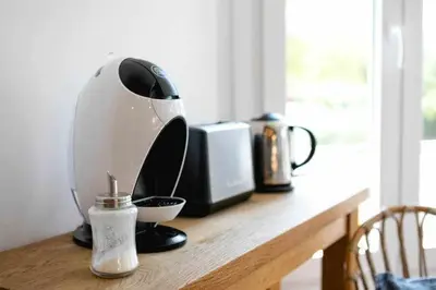 Utensilios para hacer té y café en Newly renovated room w Pool & BikeParking