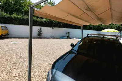 Plano de Newly renovated room w Pool & BikeParking