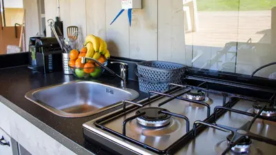Una cocina o zona de cocina en Glamping Blanes