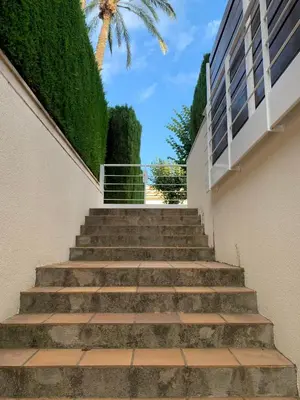Plano de Apartamento en S'agaró con piscina, ideal para familias
