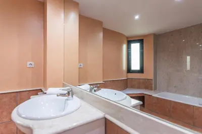 Un baño de HomeHolidaysRentals Escapade