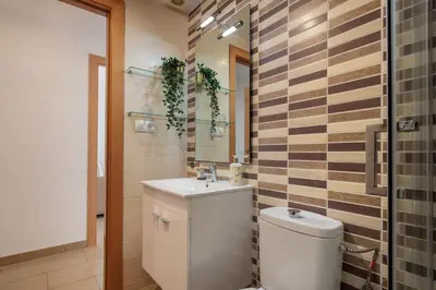 Un baño de Lets Holidays Mediterranean apartment 3 minutes to the beach 2