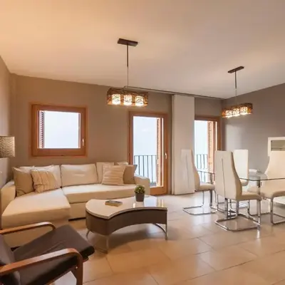 Lets Holidays Mediterranean apartment 3 minutes to the beach 2