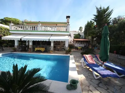 Piscina en o cerca de La gaviota