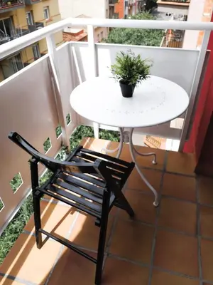 Un balcón o terraza de CENTRICO y ACOGEDOR APARTAMENTO