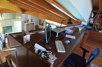 Una televisión o centro de entretenimiento en Casa LLEVADORA - Villa amb piscina privada a PALS