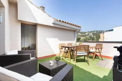 Un balcón o terraza de Lets Holidays QUIET APARTMENT 5 minutes TO THE BEACH 2