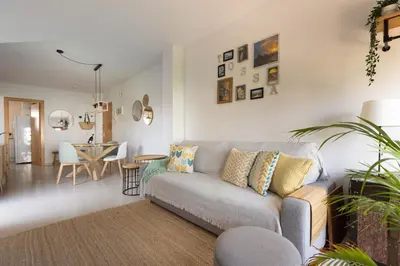 Zona de estar de Lets Holidays QUIET APARTMENT 5 minutes TO THE BEACH 2