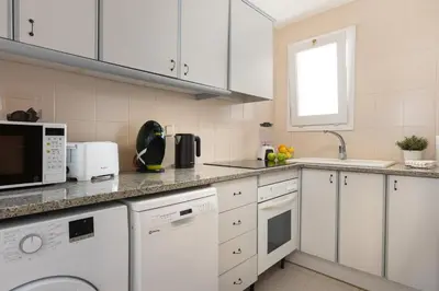 Una cocina o zona de cocina en Lets Holidays QUIET APARTMENT 5 minutes TO THE BEACH 2