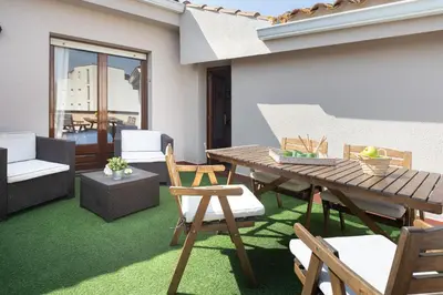 Zona de estar de Lets Holidays QUIET APARTMENT 5 minutes TO THE BEACH 2