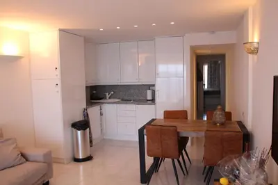 Una cocina o zona de cocina en Ely Palace 8-2/1