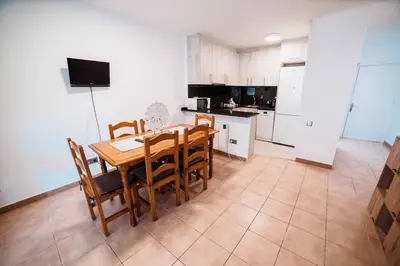 Una cocina o zona de cocina en Apartamento reformado a 2 minutos de la playa en Calella!