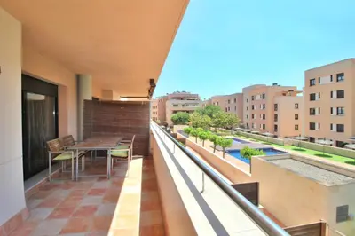 Un balcón o terraza de AL07 Apartamento a 300 metros de la playa de Fenals