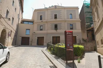 Edificio en el que se encuentra el apartamento