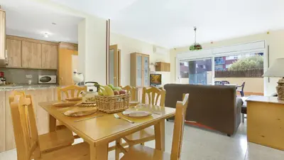 Una cocina o zona de cocina en 2P-51 - Lloret de Mar