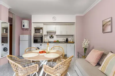 Una cocina o zona de cocina en Tic Tac 31 Family apartment with pool view