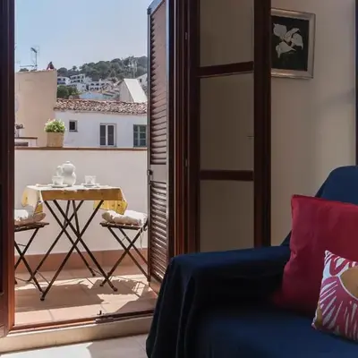 Lets Holidays Centric apartment with parking 2