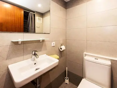 Un baño de Apartment Paisos Catalans by Interhome