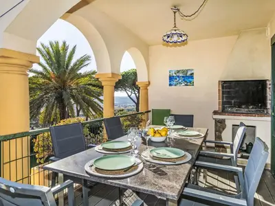 Una televisión o centro de entretenimiento en Holiday Home Puig Romani-1 by Interhome