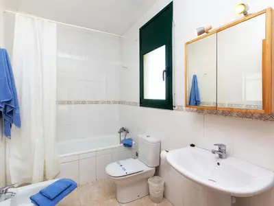 Un baño de Holiday Home Mas Pere by Interhome