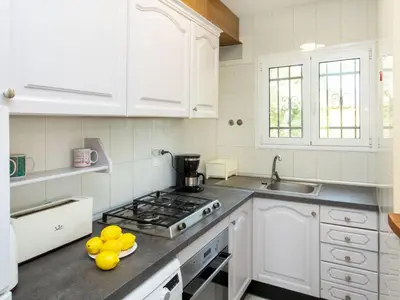 Una cocina o zona de cocina en Holiday Home Bella Vista by Interhome