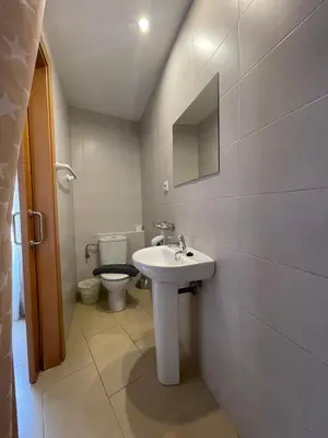 Un baño de P&R hostals Codolar