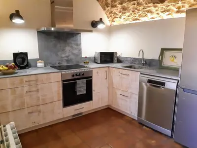 Una cocina o zona de cocina en MONELLS - CASA Rural - CAN FELIP