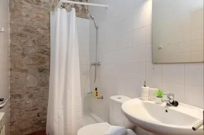 Un baño de Flateli Cundaro