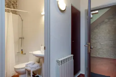 Un baño de Flateli Cundaro