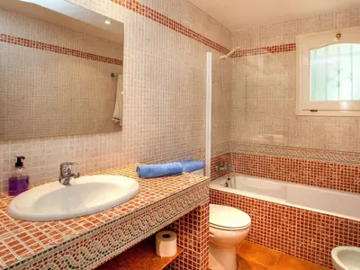 Un baño de Holiday Home Gloria by Interhome