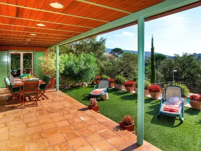 Jardín al aire libre en Holiday Home Gloria by Interhome