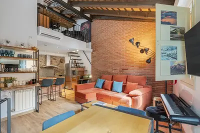 Una cocina o zona de cocina en Apartamento dúplex en el Barri Vell, Girona