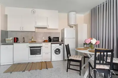 Una cocina o zona de cocina en Tic Tac 13 Family apartment with pool view