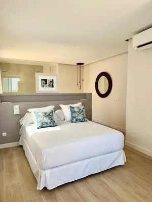 Cama o camas de una habitación en Es Cel de Begur Hotel