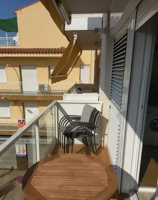Un balcón o terraza de Luxury Apartment Accommodation, next to beach & train station Calella