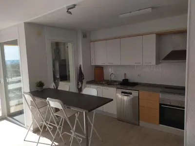Una cocina o zona de cocina en Luxury Apartment Accommodation, next to beach & train station Calella