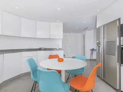 Una cocina o zona de cocina en Villa Saramel con vistas panorámicas al mar