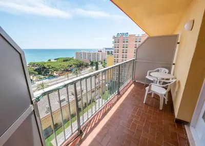 Un balcón o terraza de HomeHolidaysRentals Bonte