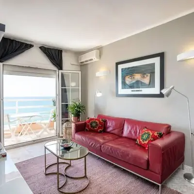Apartment in front of the Beach