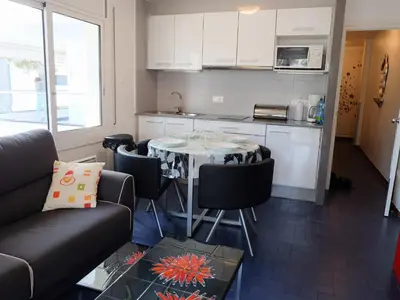 Una cocina o zona de cocina en Petite Marie Apartament acollidor per 2 persones a 2 minuts de la Platja Gran, en ple centre de Platja d'Aro