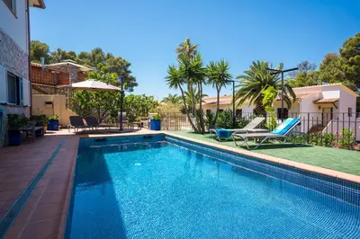 Piscina en o cerca de Villa Vuelta