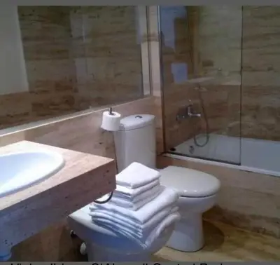 Un baño de Charming Apartment in Blanes - Sea View and Pool