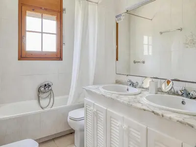 Un baño de Villa in Arenys de Mar with Sea View