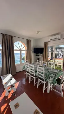 Un balcón o terraza de Apartamento con jardín a 11 metros de la playa. CG.